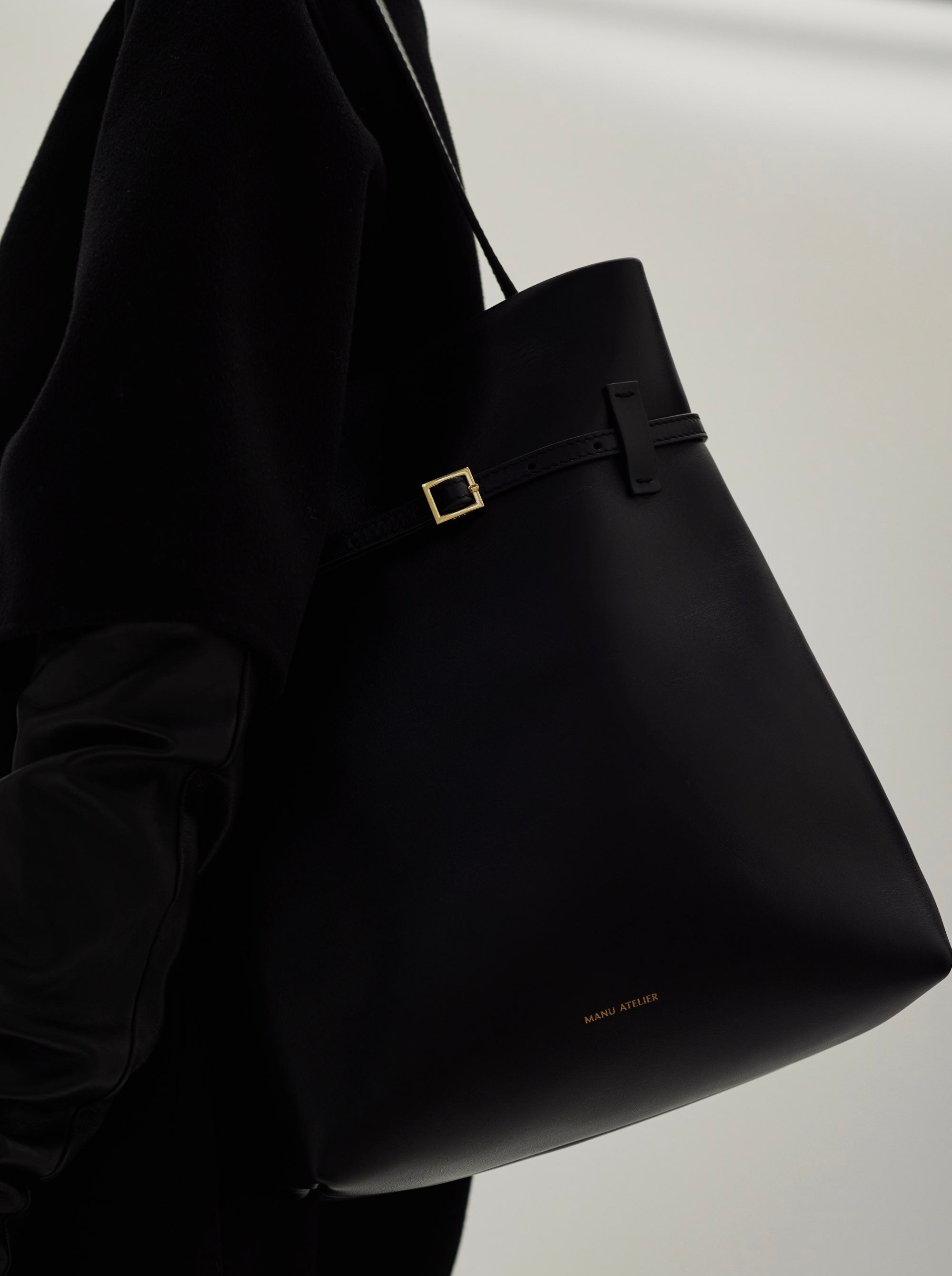 Tote du Jour Black Soft on Model 2